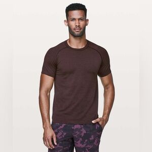 Lululemon Burgundy & Black Metal Vent Tech Athletic Short Sleeve Men’s Size XL